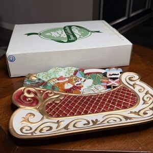 Avon Ceramic Christmas Sleigh Centerpiece Multicolor Seasonal Décor F126821